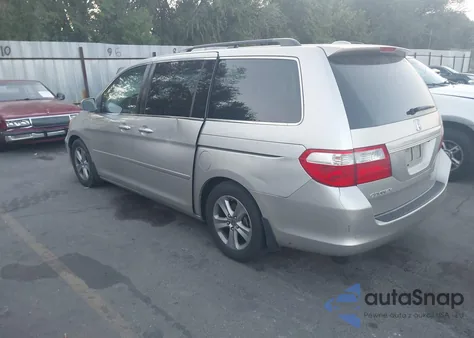 2008 Honda Odyssey Touring z USA, uszkodzony, nr VIN 5FNRL38948B114891